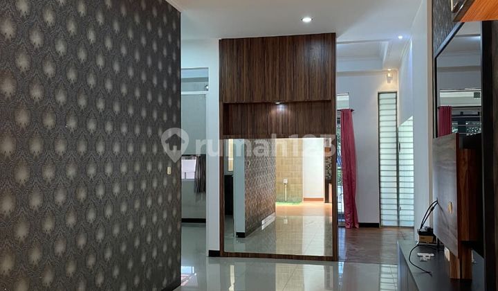 Rumah Cantik di Taman Kopo Indah 2