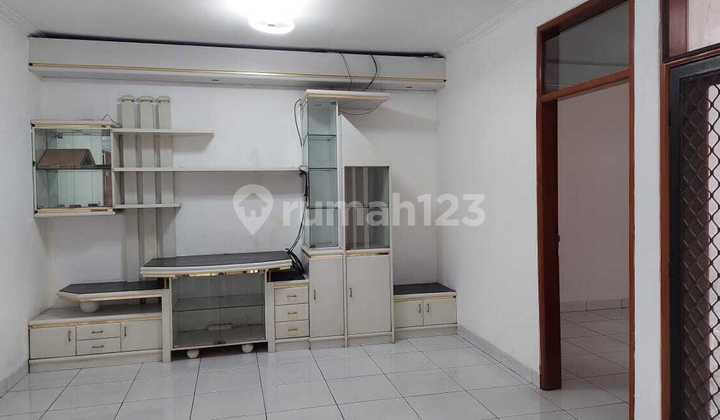 Dijual Rumah di Taman Sakura