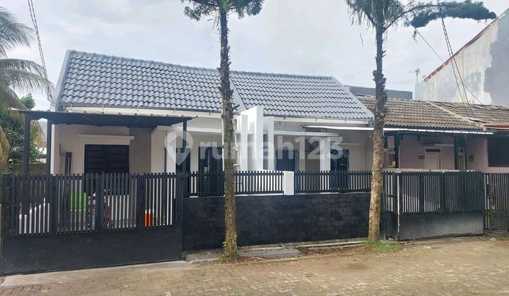 New Minimalist House 550J in Griya Soka with Toll Access to Sumarecon