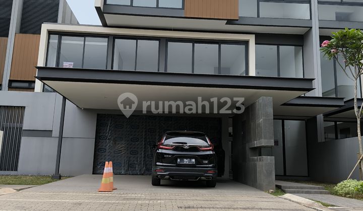 Rare Listing! Lyndon Navapark BSD - The Most Elite Residence in the Most Prestigious Area, Excellent House in BSD. Rare Listing! Lyndon Navapark BSD - The Most Elite Residence in the Most Prestigious Area, Excellent House in BSD.