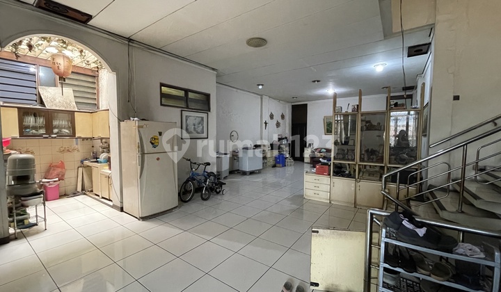 For Sale at Cheap Bank Appraisal Price Shop and House on Jl Pungkur Mainroad, Suitable for Automotive Shop and Residence 2