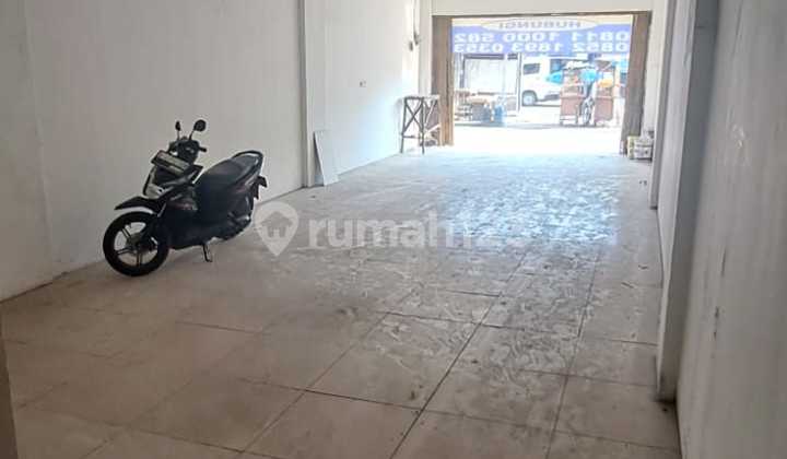 Commercial 4-Story Shop House Just 2 Meters! Facing Kresek Main Road. 2