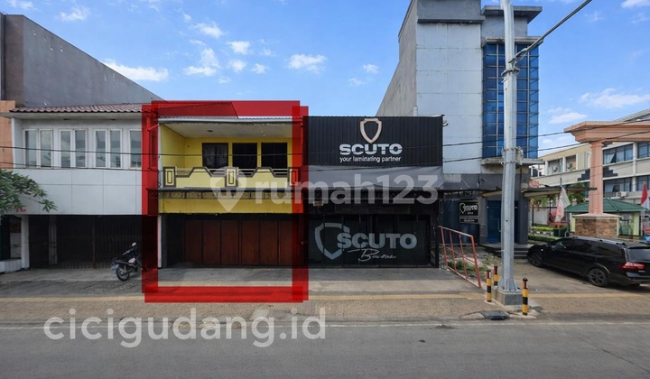 2.5-Story Shop House Very Visible Near Buaran Plaza Red Light 2