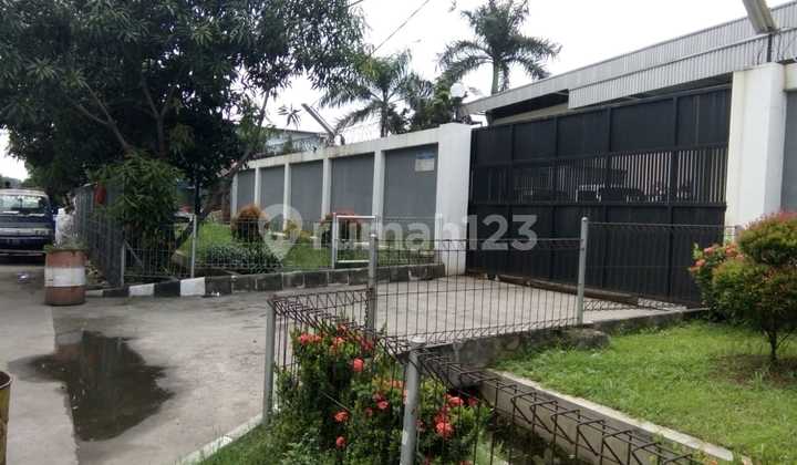 Gudang Mandiri Pinggir Jalan Raya Bekasi Kota, Akses Kontainer