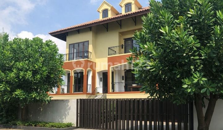 Hoek Walet Pik House | Basement, Attic & Pool | Strong Land Value 2