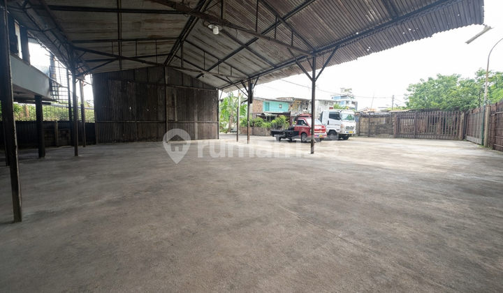 Strategic Land by the Highway in Cakung, Suitable for Containers.