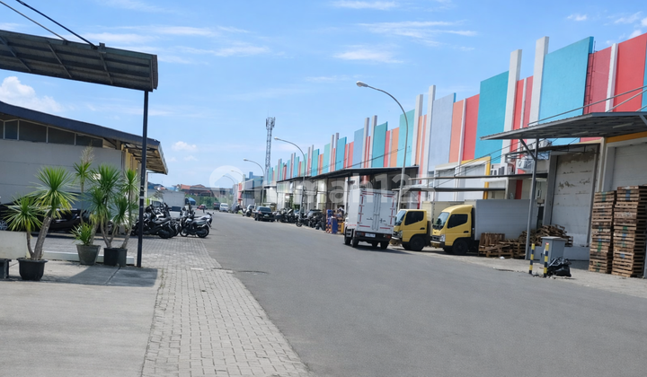 Gudang Besar + Crane 3 Ton @ Bizpark Daan Mogot - Siap Pakai Gudang Besar + Crane 3 Ton @ Bizpark Daan Mogot - Siap Pakai