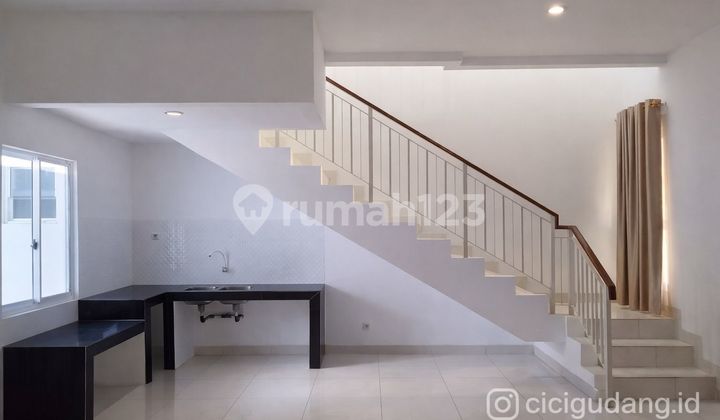 Rumah Kondisi Bagus dan Siap Huni Palm Spring Jgc 7X20 2