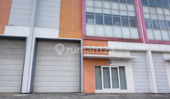 Gudang Modern + Office Besar 3 Lantai di Bizpark Cakung