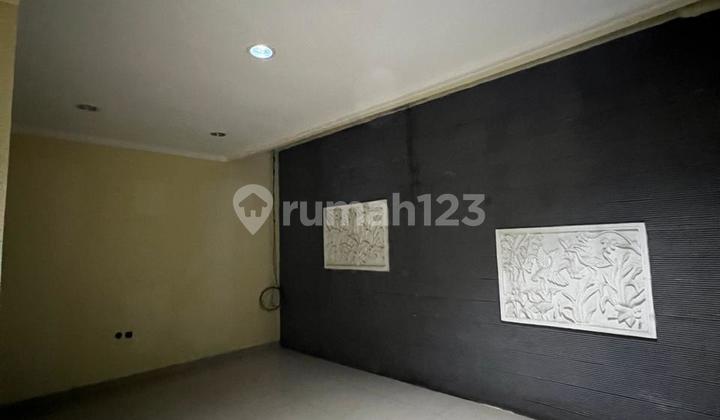 Comfortable Residence in a Strategic Location Near Schools 2