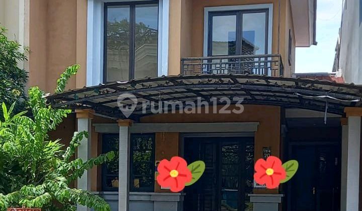 Dijual Rumah Posisi Depan Taman di Kota Wisata - Cibubur 1