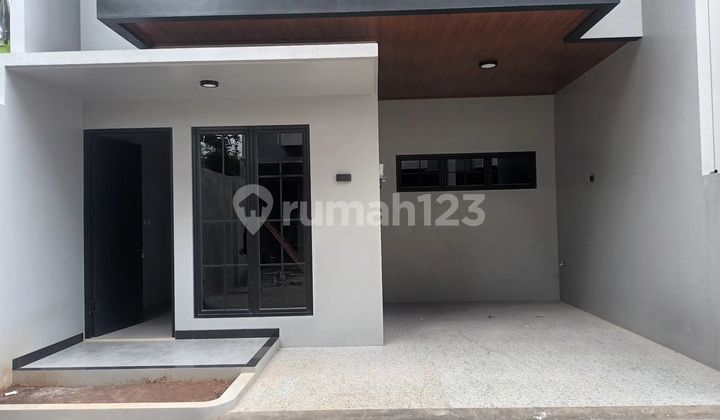 House, 2 Floors, Freehold Title, in Ciledug, Near Aqidah Hospital, Sari Asih Hospital, Hermina Hospital, Close to Emerald Bintaro Apartment, Adjacent to Pondok Aren Bintaro. 2