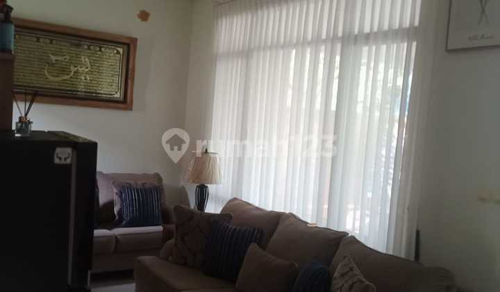 Rumah 2 Lantai Cantik Harga Sangat Murah 2