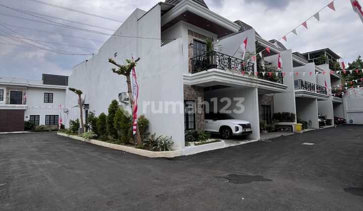 Rumah Mewah 2 LT Turun Harga di Depok Strategis Anti Masuk Gang 2