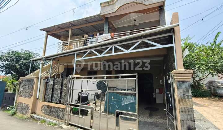Second-Hand House for Sale Quickly Near Strategic Campus Cimanggis Depok