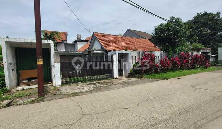 Second Hand House For Sale in a Strategic Complex Near LRT. Elite and Most Comfortable Area. 2