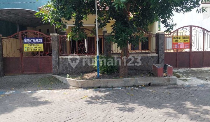 Ready to Occupy House, Semi-Furnished & Strategic in GKB Gresik Ready to Occupy House, Semi-Furnished & Strategic in GKB Gresik