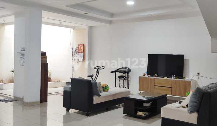 Beautiful 2-Storey House Ready to Occupancy in Janur Indah, Kelapa Gading