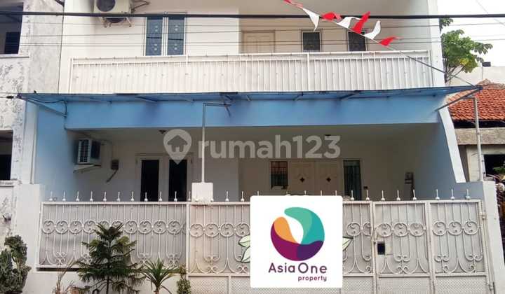 Tidy 2-Storey House Ready to Occupy in Kayu Putih