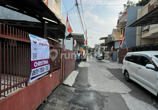 Asri House Strategic Location in Gading Elok Kelapa Gading 2