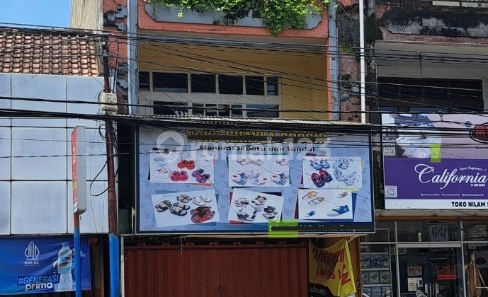 Flood-free, Shop house, 3 Floors, Freehold, in West Denpasar City Center Flood-free, Shop house, 3 Floors, Freehold, in West Denpasar City Center