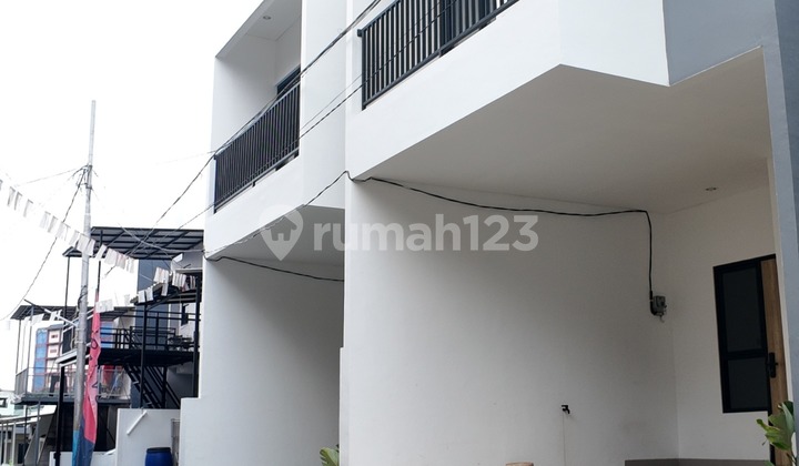 Rumah 2 Lantai 5 Menit ke Stasiun LRT Ciracas 2