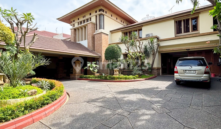 Full Furnished, Rumah Mewah, 2 Lantai, SHM, Siap Huni