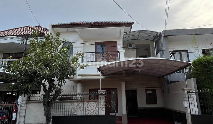 For Rent Classic Modern House - Newly Renovated, Move-in Ready at Jl. Darmo Baru Barat Gg VIII No.45 For Rent Classic Modern House - Newly Renovated, Move-in Ready at Jl. Darmo Baru Barat Gg VIII No.45