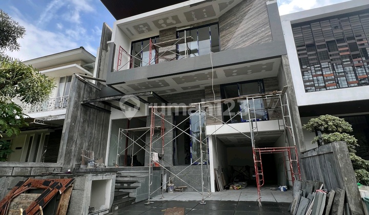 New 2.5-Story Pakuwon Indah House, Flood-Free, Move-In Ready 1