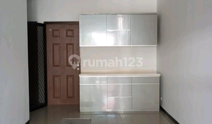 Villa Valencia West Surabaya House Ready to Occupancy Flood-Free Villa Valencia West Surabaya House Ready to Occupancy Flood-Free