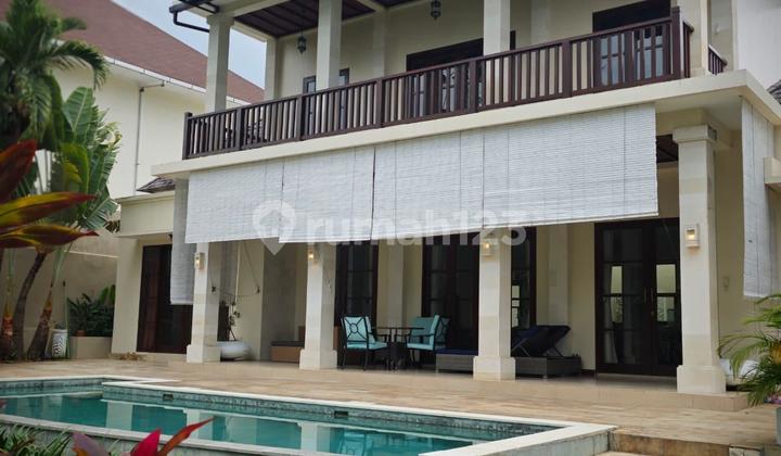 Villa Lokasi Jimbaran - Dapat Ditempuh dengan Berjalan Kaki ke Pantai Jimbaran Villa Lokasi Jimbaran - Dapat Ditempuh dengan Berjalan Kaki ke Pantai Jimbaran