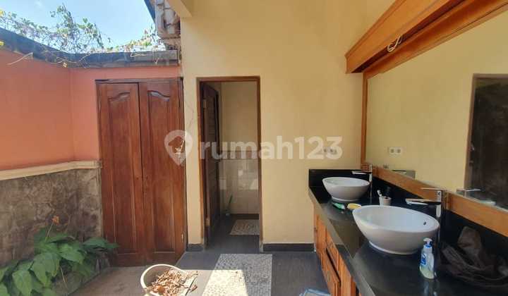 Villa for Sale, 1st Floor with Rice Field View on Jalan Cekomaria, North Denpasar. 2