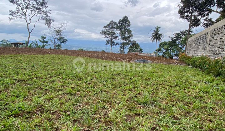 Tanah Cantik Cijeruk dengan View Exsotis Pegunungan dan Perkotaan Bogor Jawa Barat Tanah di Lenirra Villa & Resto, Jl. Kawung Luwuk, Cijeruk, Cijeruk, Bogor, Jawa Barat, Indonesia, 16740, Cijeruk 5000.0 SHM M² Tanah Cantik Cijeruk dengan View Exsotis Pegunungan dan Perkotaan Bogor Jawa Barat Tanah di Lenirra Villa & Resto, Jl. Kawung Luwuk, Cijeruk, Cijeruk, Bogor, Jawa Barat, Indonesia, 16740, Cijeruk 5000.0 SHM M²