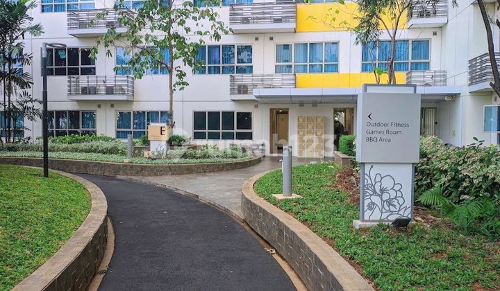 Studio Full Furnished The Springlake Summarecon Bekasi - View Kolam Renang, Siap Huni! Studio Full Furnished The Springlake Summarecon Bekasi - View Kolam Renang, Siap Huni!