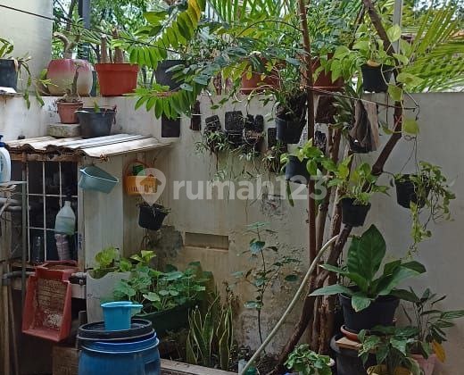 3-Storey House West Jakarta - Strategic Location Ready to Occupy!