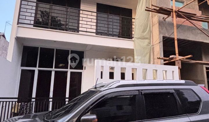 Rumah 2 Lantai Siap Huni di Pondok Kelapa, Jaktim!