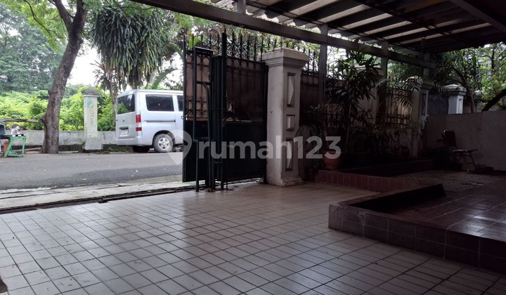 Rumah Luas di Tebet Jaksel - Lokasi Strategis! 2