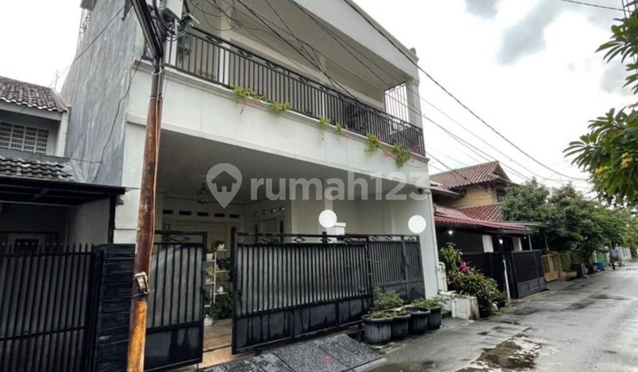 Rumah Nyaman 2,5 Lantai di Pondok Bambu - Bebas Banjir!