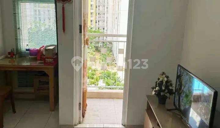 Studio Apartment with Pool View Summarecon Bekasi - Semi-Furnished and Ready to Occupy! 2