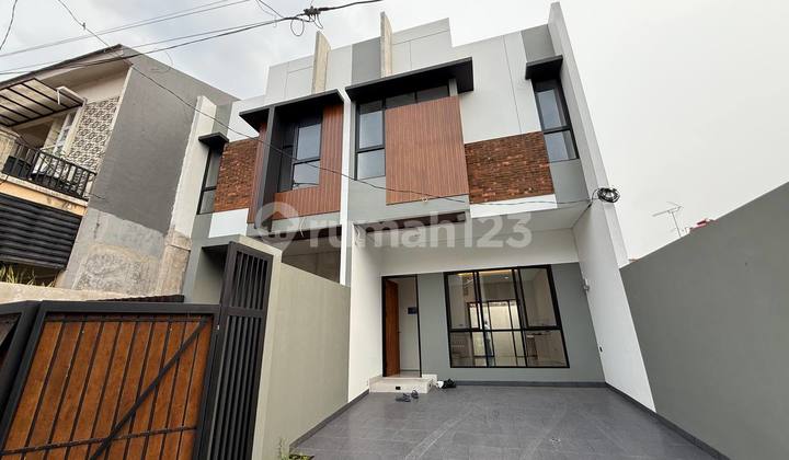 Rumah 2 Lantai Kondisi Baru di Pondok Gede Housing