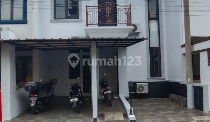 2-Storey Ready-to-Live House in Cipinang - Close to Toll Access!