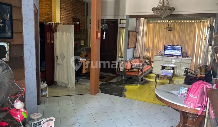 Rumah di Jati Asih - Kolam Renang dan Bebas Banjir! Rumah di Jati Asih - Kolam Renang dan Bebas Banjir!