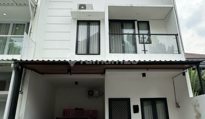 Rumah 3 Lantai di Cilandak - Siap Huni Semi Unfurnished! Rumah 3 Lantai di Cilandak - Siap Huni Semi Unfurnished!