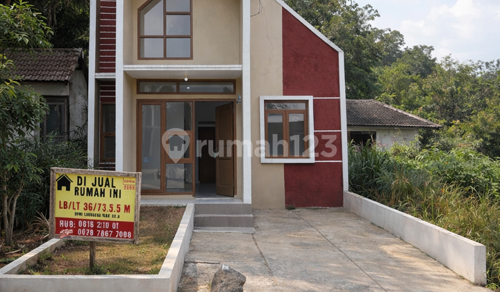 Ready-to-Occupy House Near ITB &amp; Unpad Campus 2