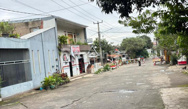 Minimalist House in Cileunyi Near Highway and Shopping Center