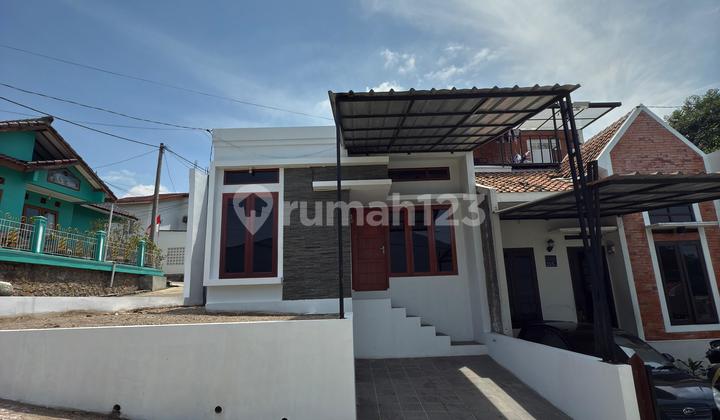 Rumah Hook Siap Huni di Cileunyi Dekat Tol Cileunyi Rumah Hook Siap Huni di Cileunyi Dekat Tol Cileunyi