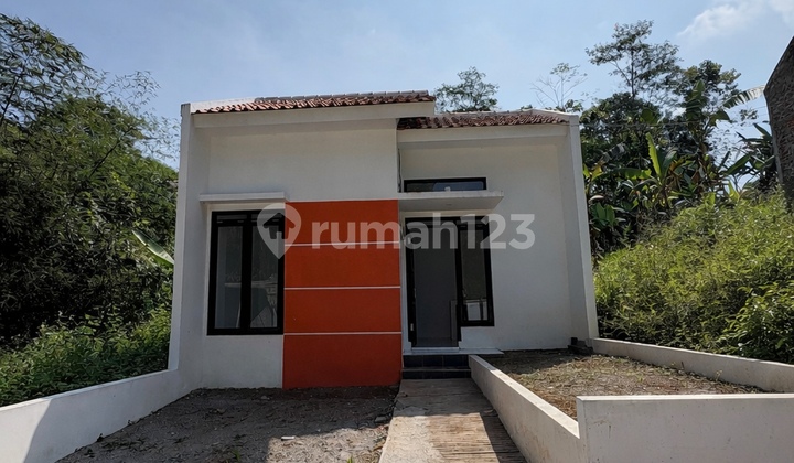 Affordable Ready-to-Live House Near Cileunyi Toll Road and IPDN Campus