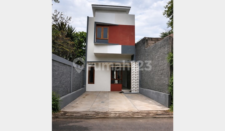 1 Lagi! Rumah 2 Lantai Pinggir Jalan bisa KPR Dekat Ujung Berung 1 Lagi! Rumah 2 Lantai Pinggir Jalan bisa KPR Dekat Ujung Berung