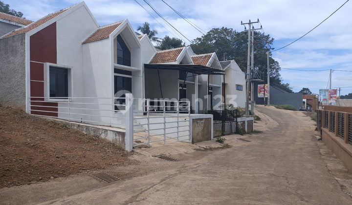 Land on the Edge of Ciwaru 4 Cilengkrang Road - Suitable for Business & Residential, Installment Available Land on the Edge of Ciwaru 4 Cilengkrang Road - Suitable for Business & Residential, Installment Available