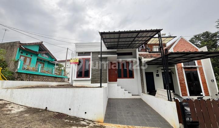 Ready-to-Occupy House a Stone's Throw Away in Cileunyi 2 - Near IPDN & Cileunyi Toll Road | Price 394 Million